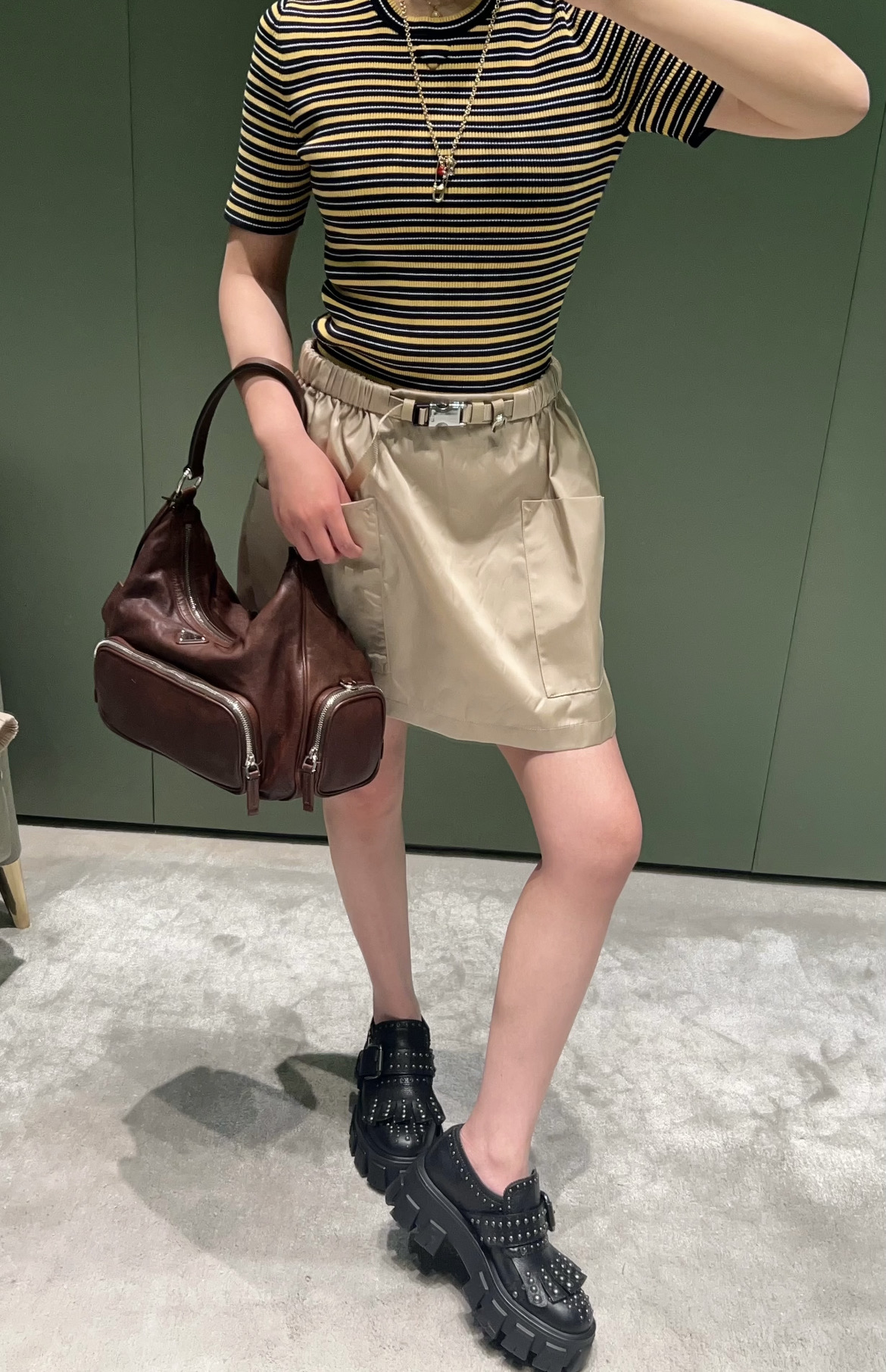 프라다 미디움 워시드 레더 백 코코아 브라운  1BC276 32*27*12cm