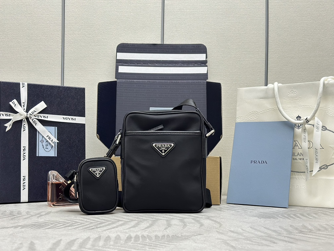프라다 남성 리나일론 숄더백 2VH112 20X16x5cm