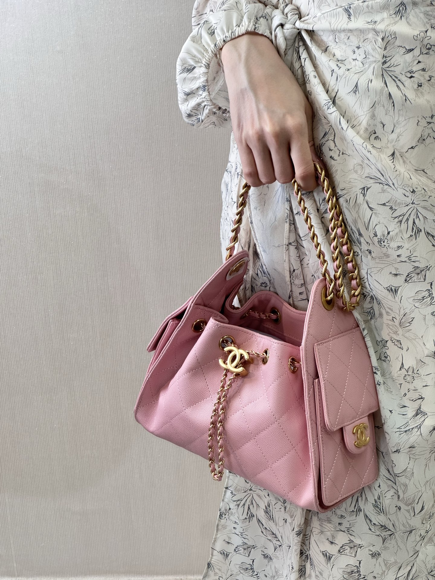 샤 ƆC 넬 26 미니백 스웨이드 메탈릭 카프스킨  AS5631 22-20-12.5cm