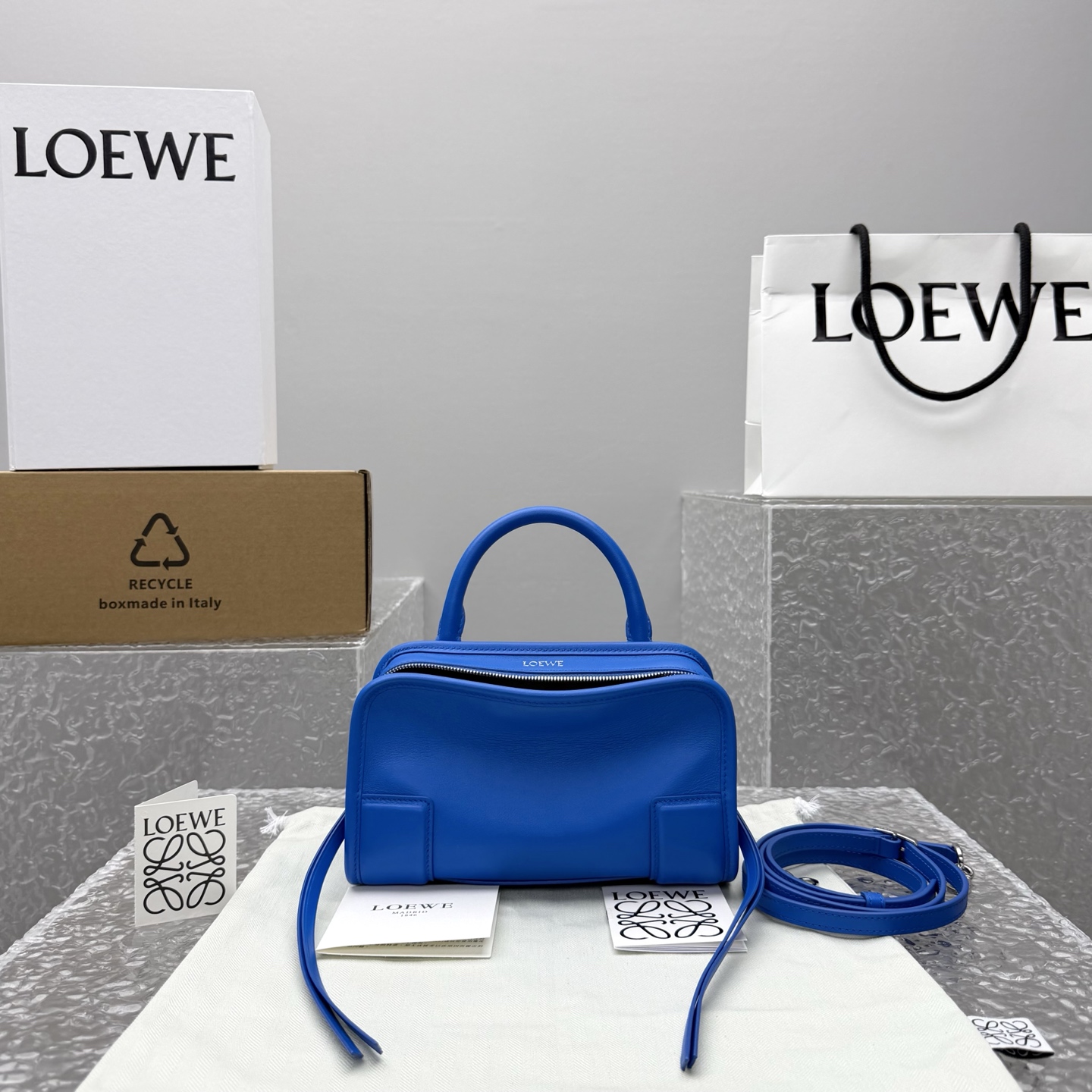 로에베  Mini Amazona 180 bag 20x 7x 11cm